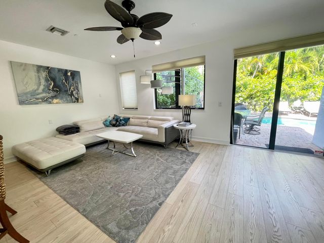 540 NE 17th Avenue, Fort Lauderdale, FL 33301