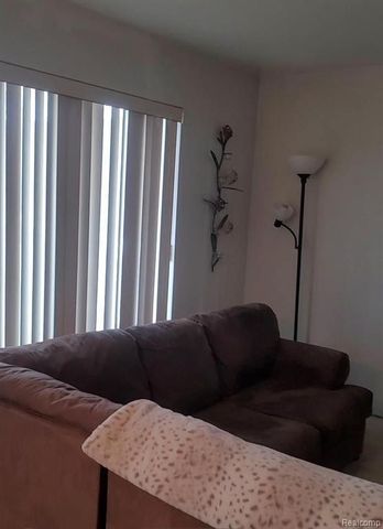 22140 Dante Street 209, Oak Park City, MI 48237