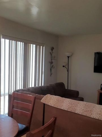 22140 Dante Street 209, Oak Park City, MI 48237
