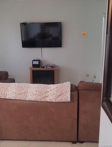 22140 Dante Street 209, Oak Park City, MI 48237