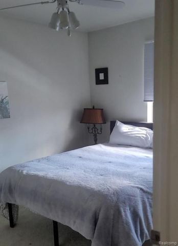 22140 Dante Street 209, Oak Park City, MI 48237