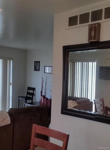 22140 Dante Street 209, Oak Park City, MI 48237
