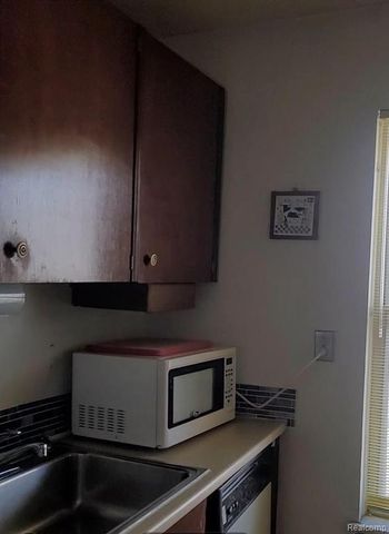 22140 Dante Street 209, Oak Park City, MI 48237