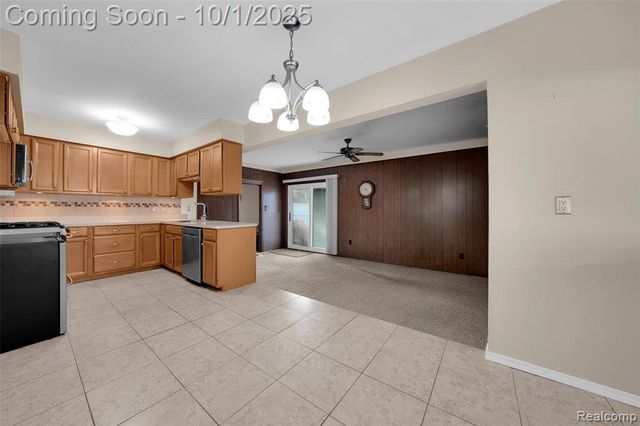 15716 Alsip Street, Roseville, MI 48066