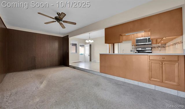 15716 Alsip Street, Roseville, MI 48066