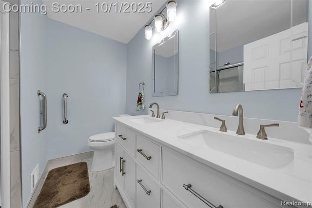 15716 Alsip Street, Roseville, MI 48066