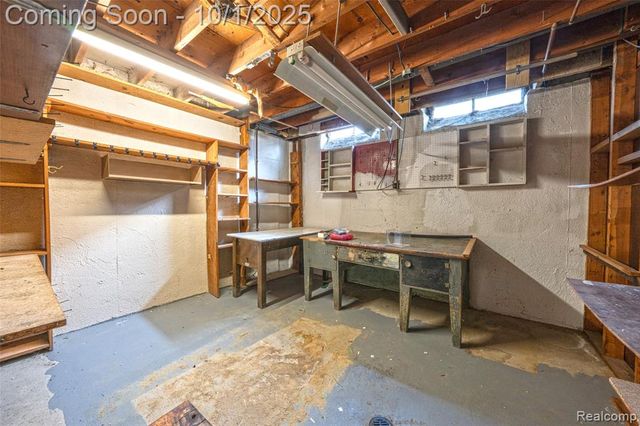 15716 Alsip Street, Roseville, MI 48066