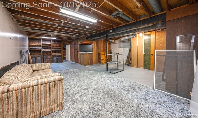 15716 Alsip Street, Roseville, MI 48066