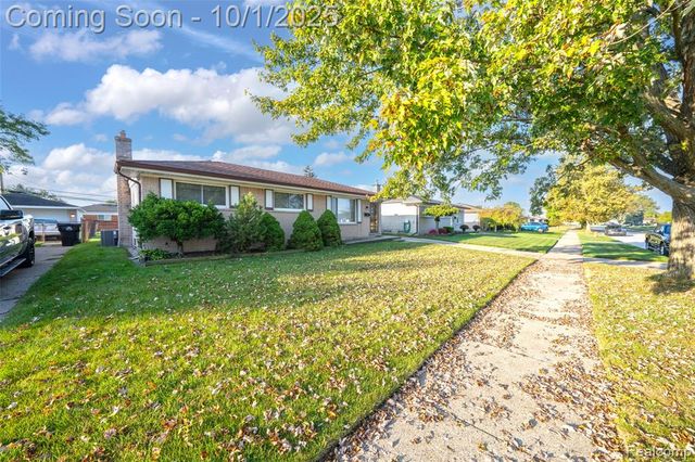 15716 Alsip Street, Roseville, MI 48066
