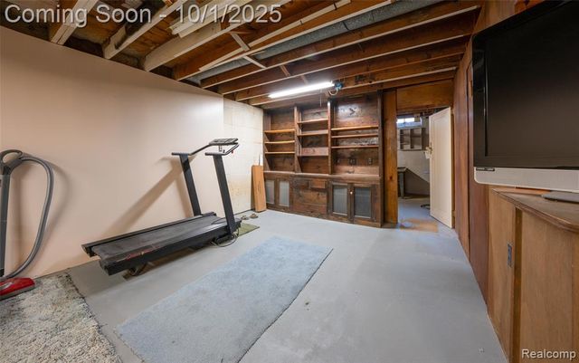 15716 Alsip Street, Roseville, MI 48066