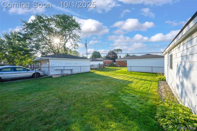 15716 Alsip Street, Roseville, MI 48066