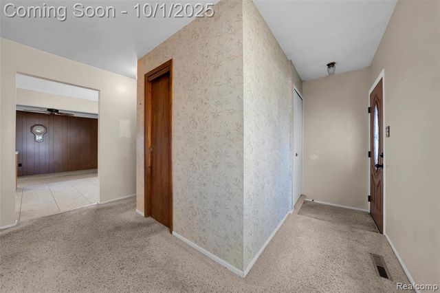 15716 Alsip Street, Roseville, MI 48066