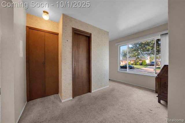 15716 Alsip Street, Roseville, MI 48066