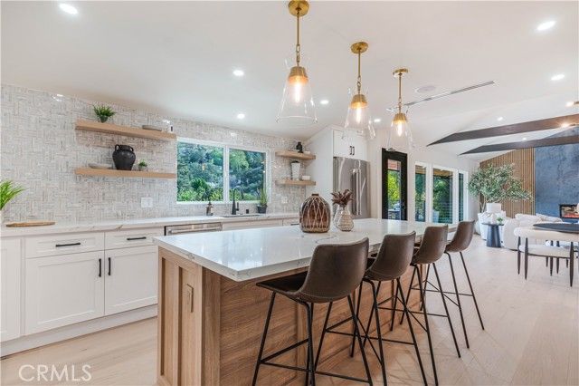 4112 Knobhill Drive, Sherman Oaks, CA 91403