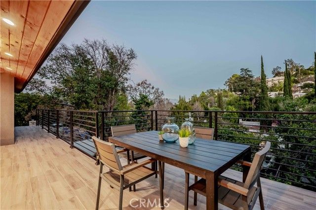 4112 Knobhill Drive, Sherman Oaks, CA 91403