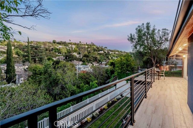 4112 Knobhill Drive, Sherman Oaks, CA 91403