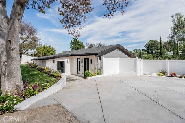 4112 Knobhill Drive, Sherman Oaks, CA 91403