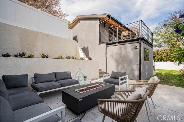 4112 Knobhill Drive, Sherman Oaks, CA 91403