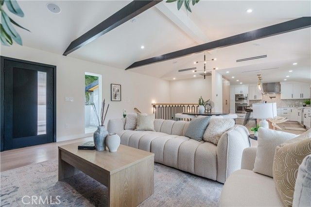 4112 Knobhill Drive, Sherman Oaks, CA 91403