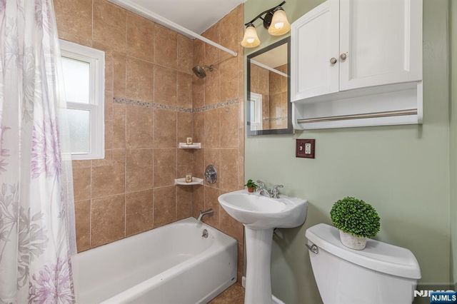 57 Meakin Avenue, Rochelle Park, NJ 07662