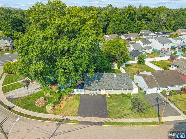 57 Meakin Avenue, Rochelle Park, NJ 07662