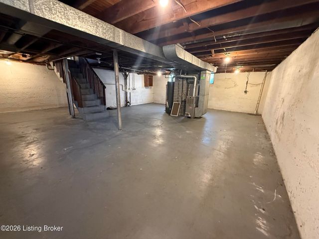 7916 3rd Street Rd, Louisville, KY 40214
