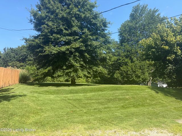 7916 3rd Street Rd, Louisville, KY 40214