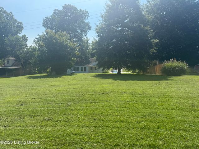 7916 3rd Street Rd, Louisville, KY 40214