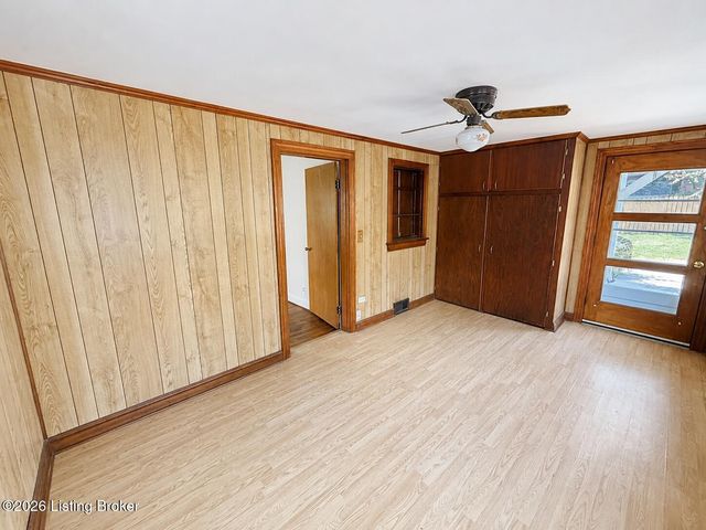 7916 3rd Street Rd, Louisville, KY 40214