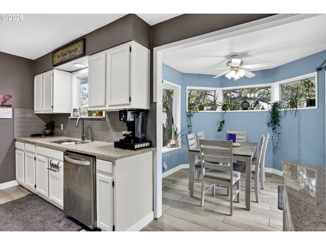1940 Ne 142ND Ave, Portland, OR 97230