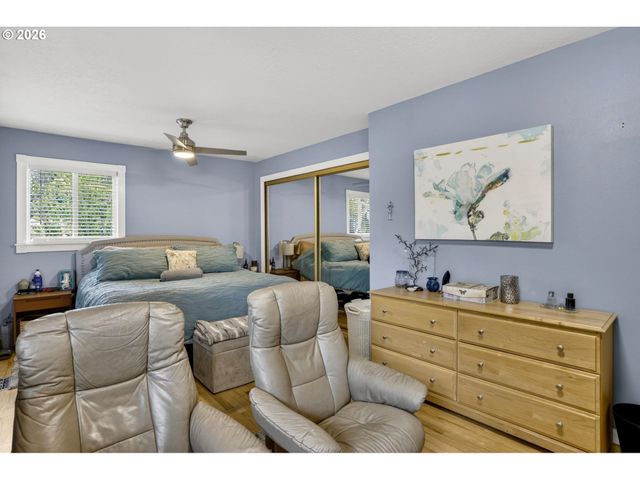 1940 Ne 142ND Ave, Portland, OR 97230