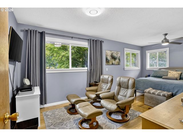 1940 Ne 142ND Ave, Portland, OR 97230