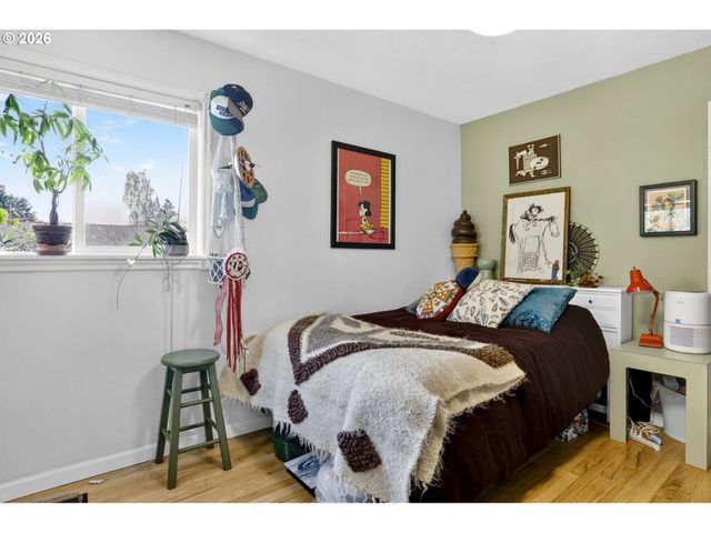 1940 Ne 142ND Ave, Portland, OR 97230