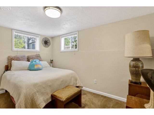 1940 Ne 142ND Ave, Portland, OR 97230