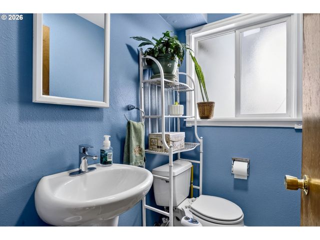 1940 Ne 142ND Ave, Portland, OR 97230