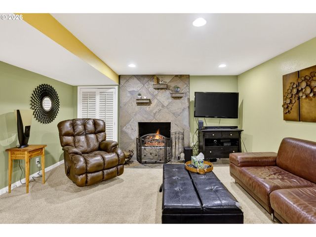 1940 Ne 142ND Ave, Portland, OR 97230