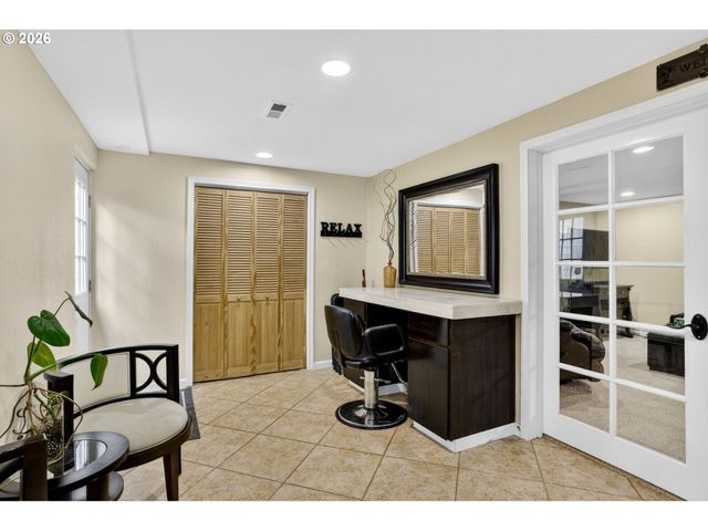 1940 Ne 142ND Ave, Portland, OR 97230