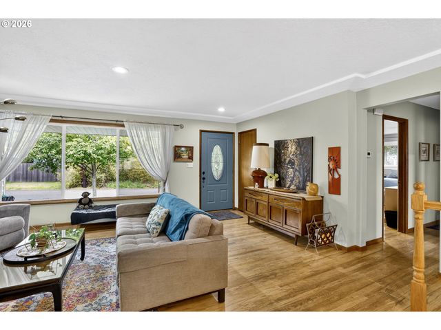 1940 Ne 142ND Ave, Portland, OR 97230
