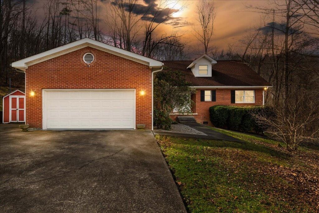 663 Red Bird Road, Williamsburg, KY 40769