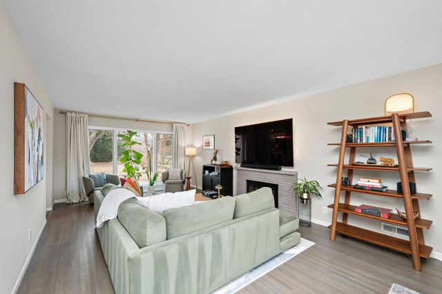 5249 W 95th Street, Bloomington, MN 55437