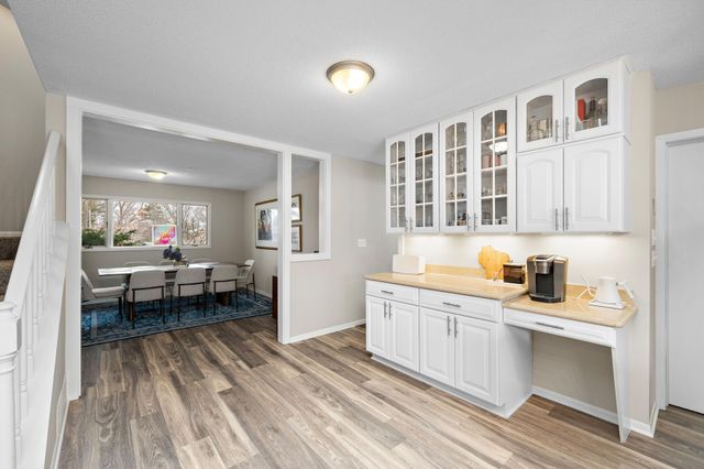 5249 W 95th Street, Bloomington, MN 55437