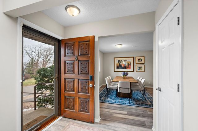 5249 W 95th Street, Bloomington, MN 55437