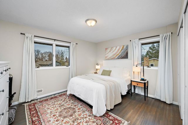 5249 W 95th Street, Bloomington, MN 55437