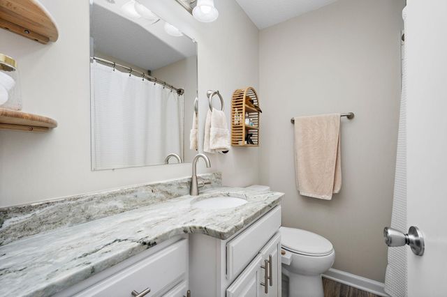 5249 W 95th Street, Bloomington, MN 55437