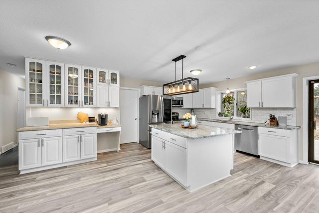 5249 W 95th Street, Bloomington, MN 55437