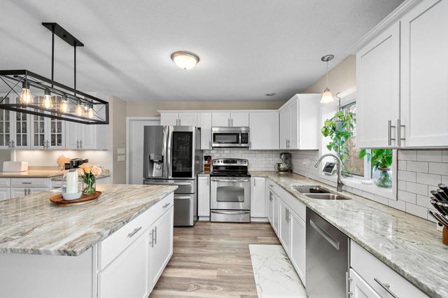 5249 W 95th Street, Bloomington, MN 55437