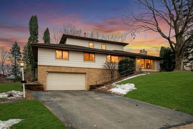 5249 W 95th Street, Bloomington, MN 55437