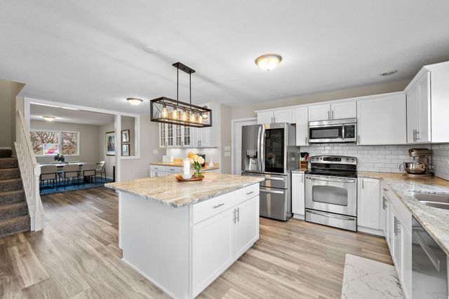 5249 W 95th Street, Bloomington, MN 55437