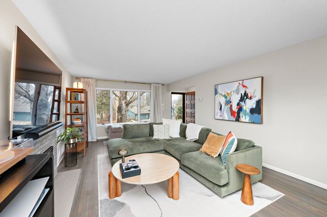 5249 W 95th Street, Bloomington, MN 55437