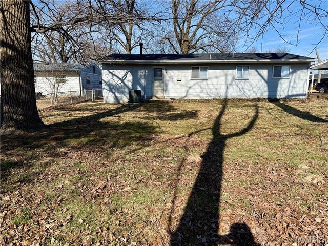 13 Mary Rose Court, Hazelwood, MO 63042